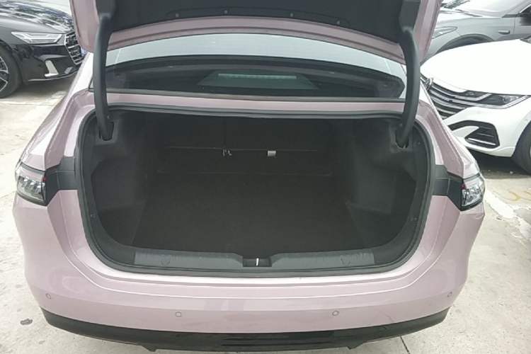Used AION RT 2025 650 LiDAR Edition Trunk