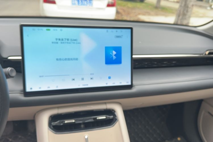 Used AION RT 2025 650 LiDAR Edition Audio And AC Panel