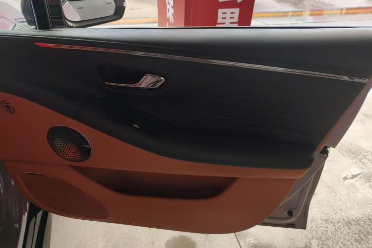 Used AION RT 2025 650 LiDAR Edition Interior 5