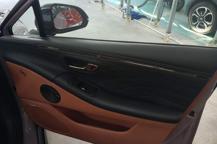 Used AION RT 2025 650 LiDAR Edition Interior 5