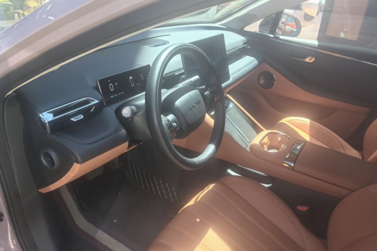 Used AION RT 2025 650 LiDAR Edition Interior 6