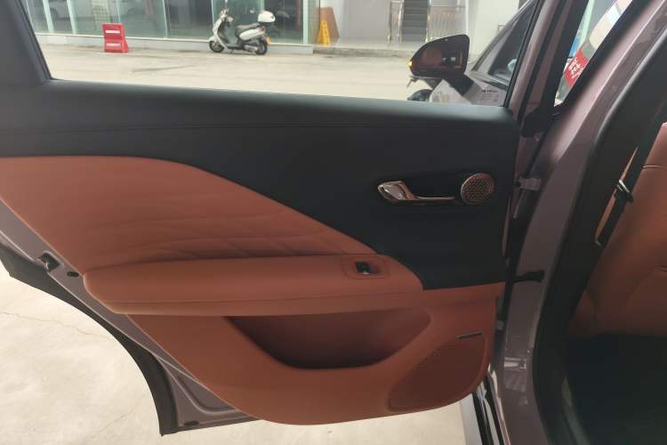 Used AION RT 2025 650 LiDAR Edition Interior 8