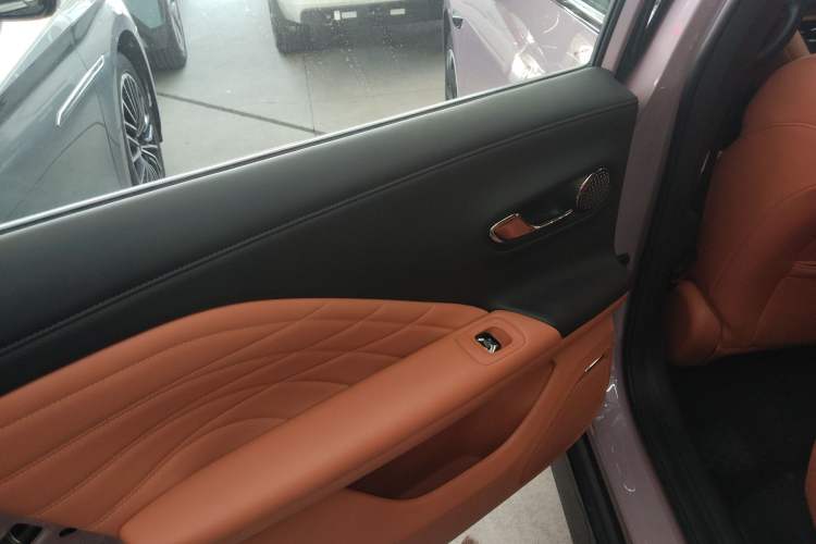 Used AION RT 2025 650 LiDAR Edition Interior 8