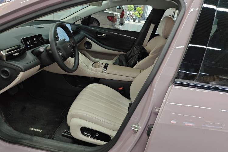 Used AION RT 2025 650 LiDAR Edition Left Front Seat