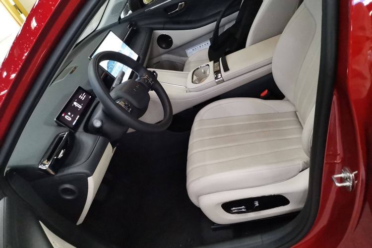 Used AION RT 2025 650 LiDAR Edition Left Front Seat