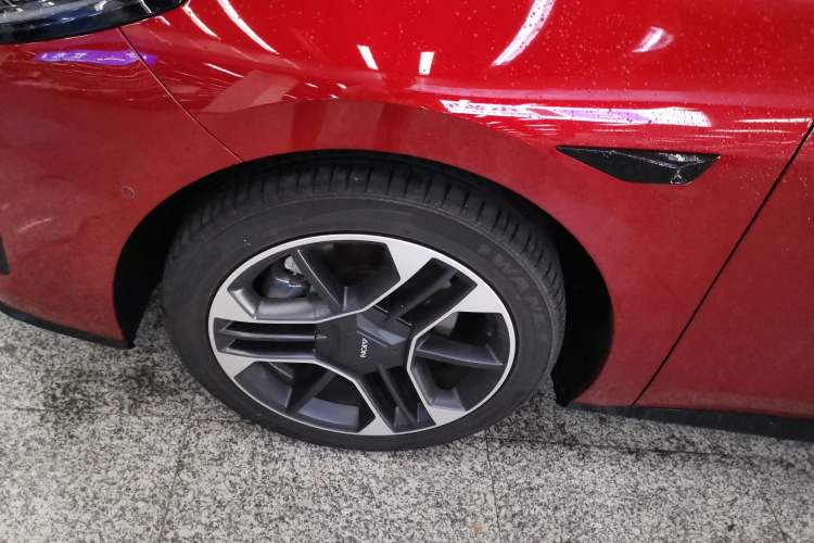 Used AION RT 2025 650 LiDAR Edition Left Front Wheel Hub