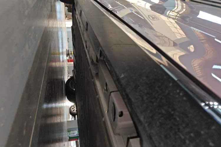 Used AION RT 2025 650 LiDAR Edition Left Side Sill