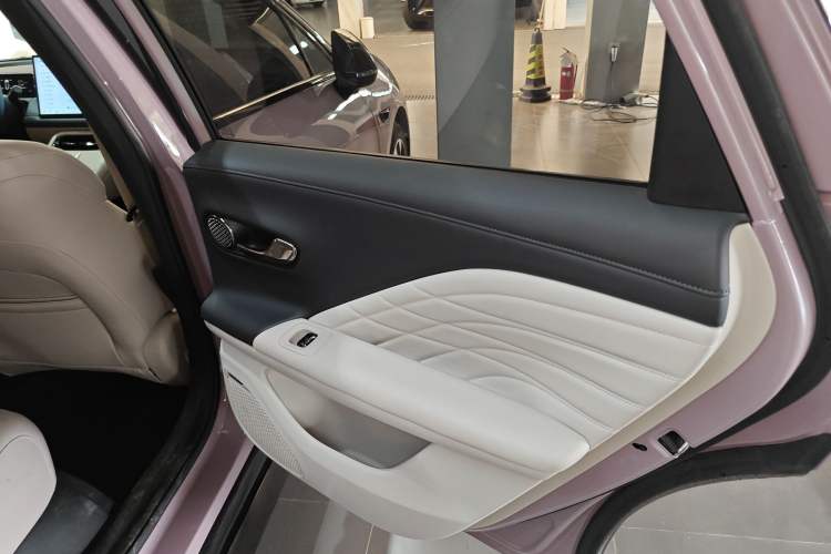 Used AION RT 2025 650 LiDAR Edition Right Rear Door Interior