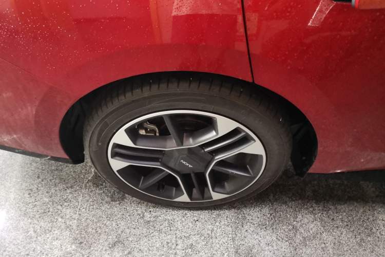 Used AION RT 2025 650 LiDAR Edition Right Rear Wheel Hub