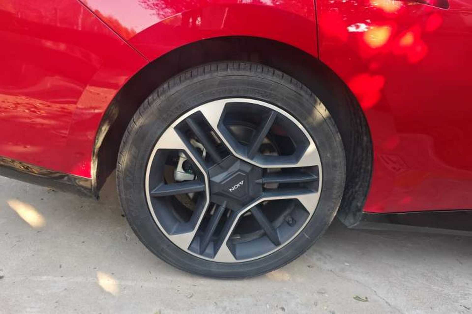 Used AION RT 2025 650 LiDAR Edition Right Rear Wheel Hub