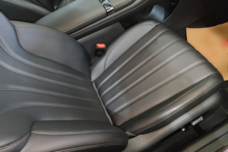 Used AION RT 2025 650 LiDAR Edition Right Front Seat