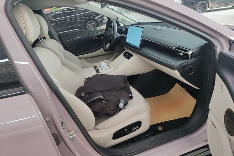 Used AION RT 2025 650 LiDAR Edition Right Front Seat