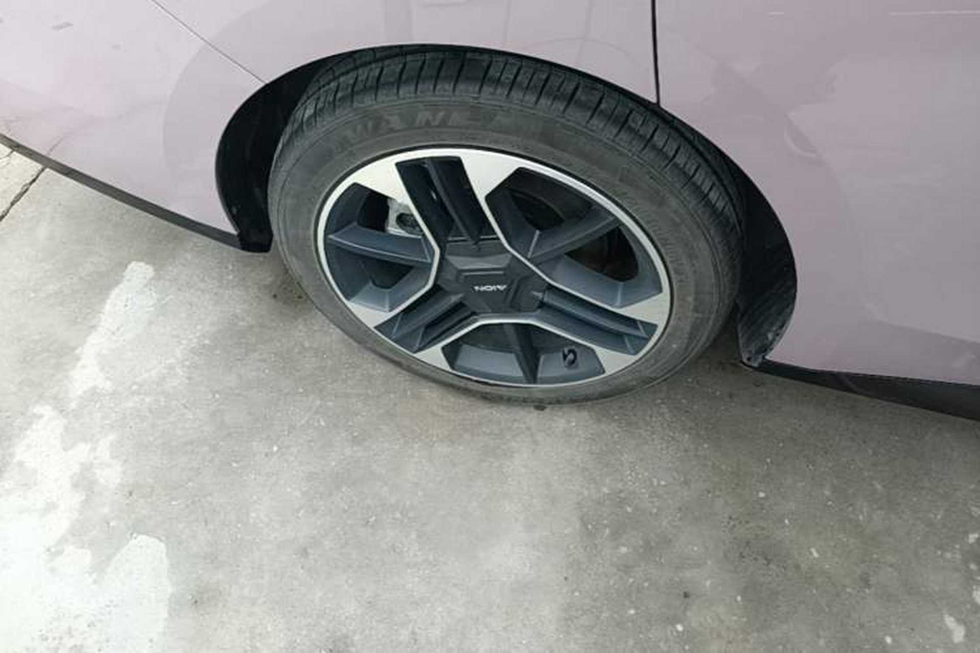 Used AION RT 2025 650 LiDAR Edition Right Rear Wheel Hub