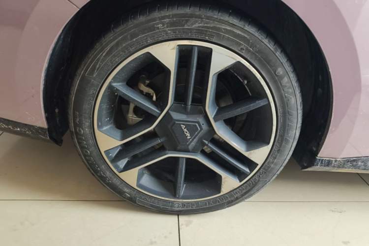 Used AION RT 2025 650 LiDAR Edition Right Rear Wheel Hub