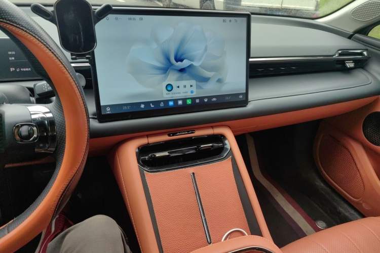 Used AION RT 2025 520 Smart Luxury Edition Audio And AC Panel