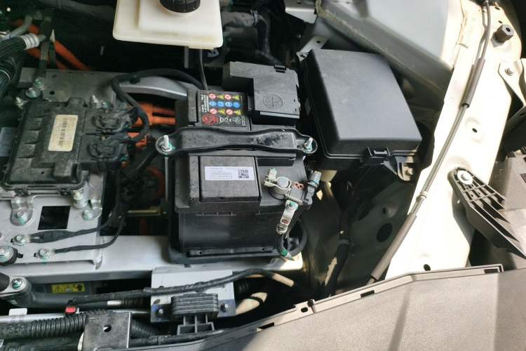 Used AION RT 2025 520 LiDAR Edition Engine Bay Left