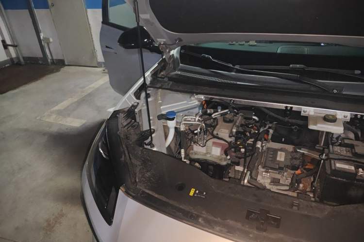 Used AION RT 2025 520 Smart Luxury Edition Engine Bay Right