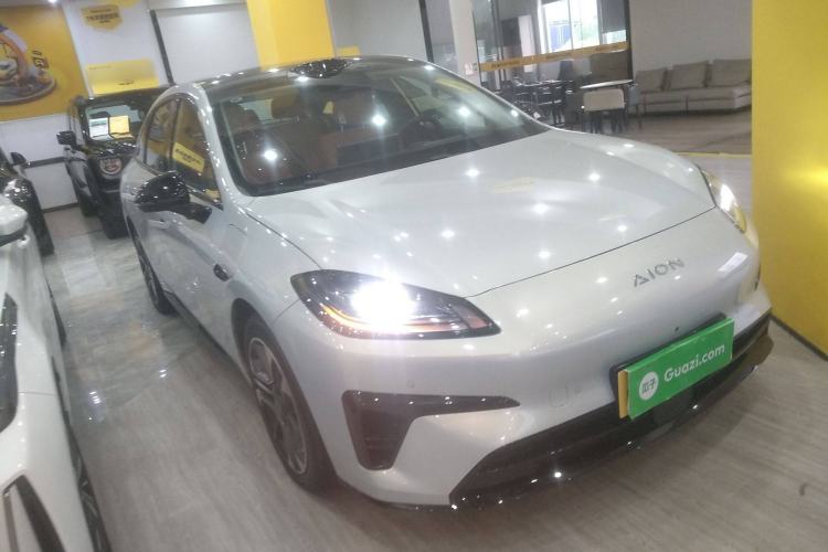 Used AION RT 2025 650 LiDAR Edition Front Right 45 Deg