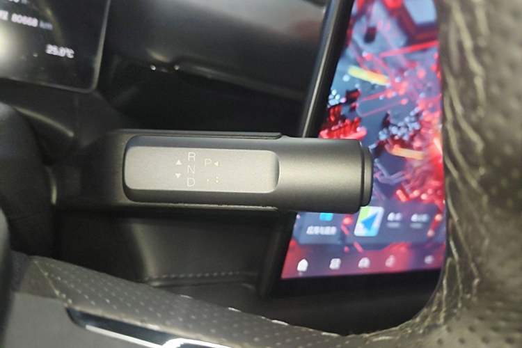 Used AION RT 2025 520 Smart Luxury Edition Gear Lever