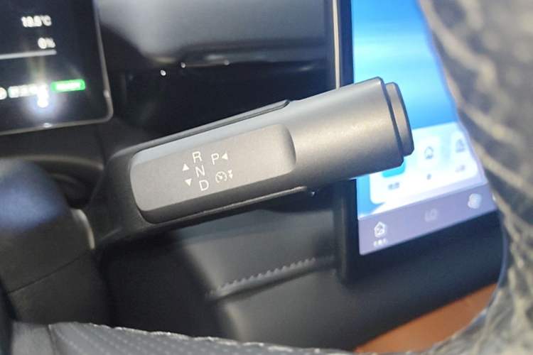 Used AION RT 2025 650 LiDAR Edition Gear Lever