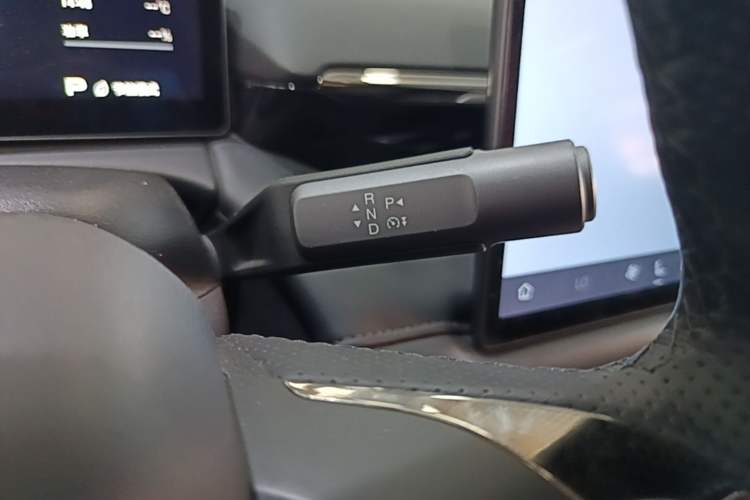 Used AION RT 2025 650 LiDAR Edition Gear Lever