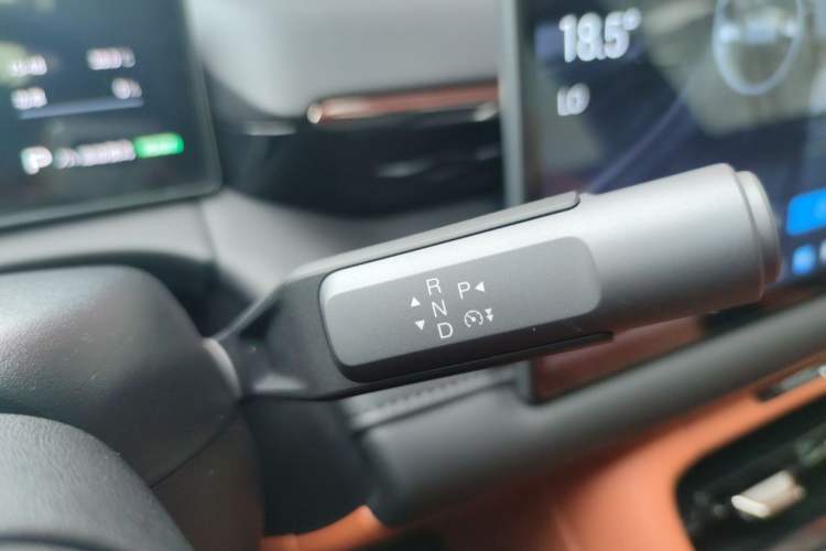 Used AION RT 2025 650 Zhijihao Edition Gear Lever