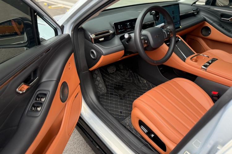 Used AION RT 2025 650 LiDAR Edition Interior 1