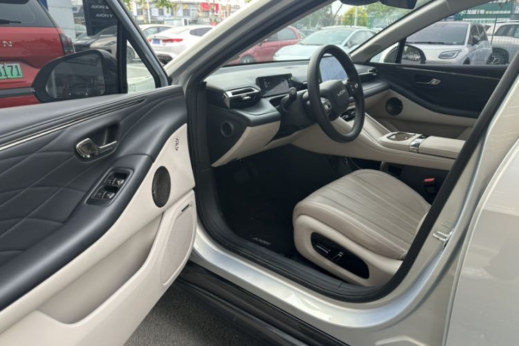 Used AION RT 2025 650 LiDAR Edition Interior 6