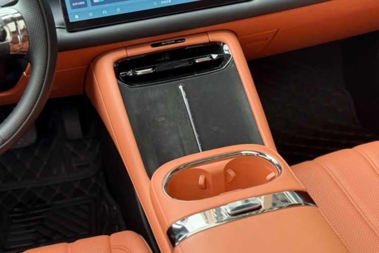 Used AION RT 2025 650 LiDAR Edition Interior 8