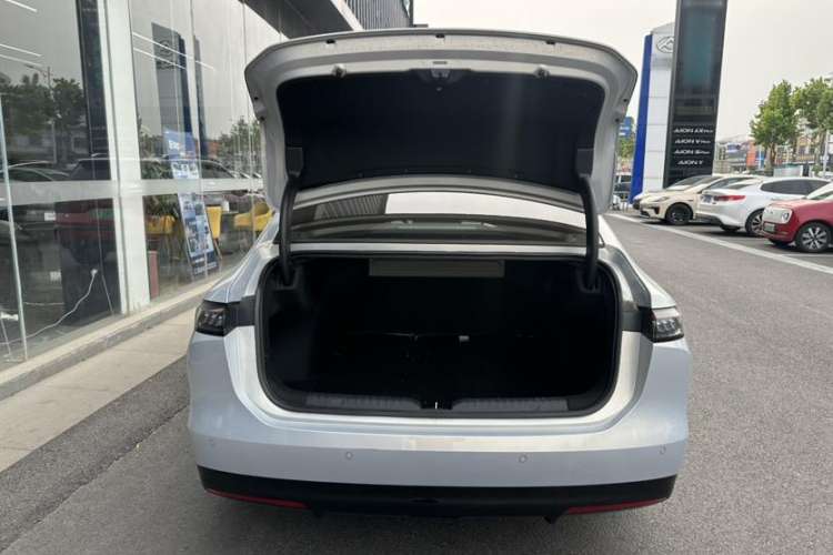 Used AION RT 2025 650 LiDAR Edition Interior 9
