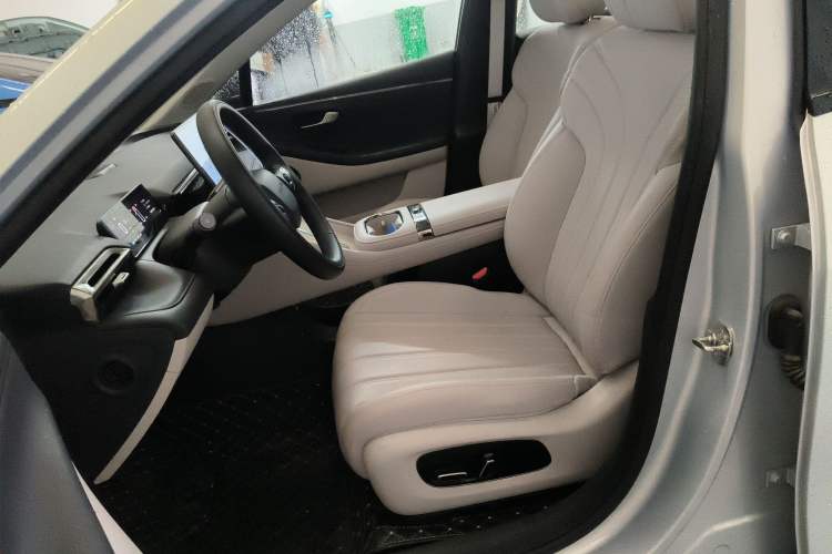 Used AION RT 2025 650 LiDAR Edition Left Front Seat