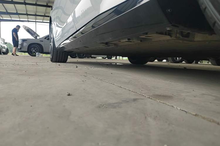 Used AION RT 2025 650 LiDAR Edition Left Side Sill
