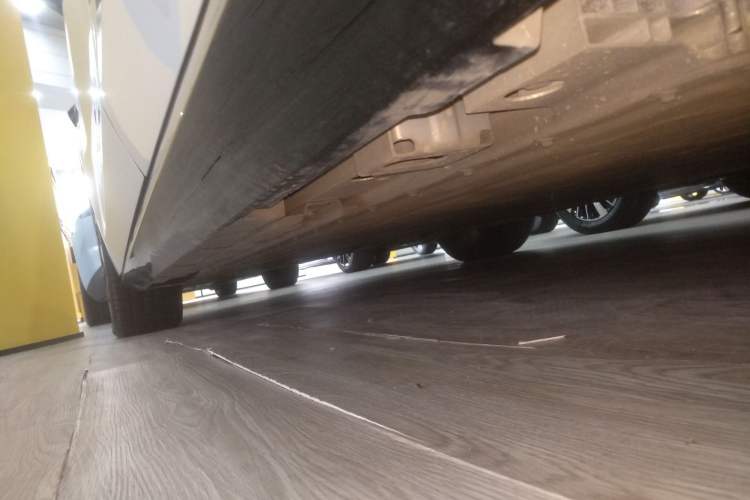 Used AION RT 2025 650 LiDAR Edition Left Side Sill