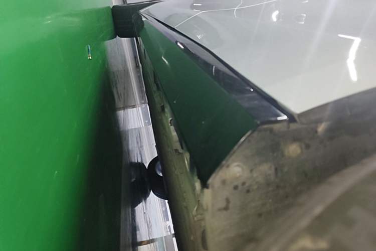 Used AION RT 2025 650 LiDAR Edition Left Side Sill