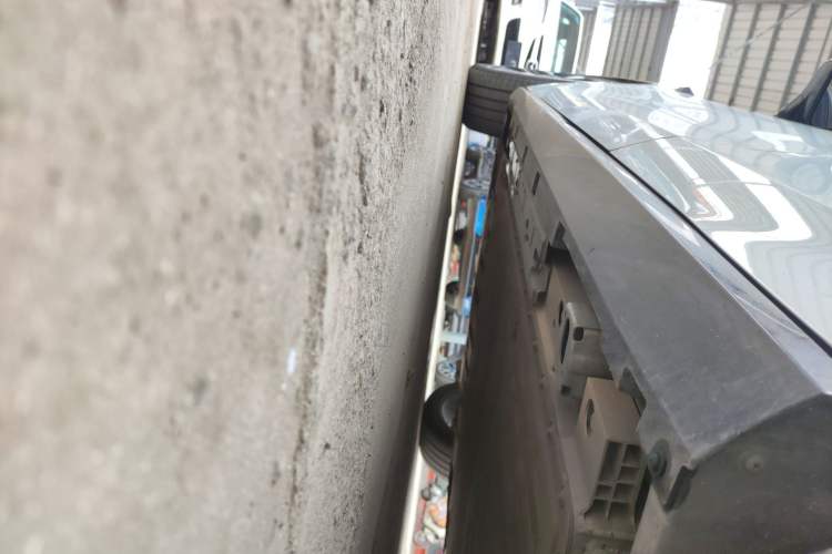 Used AION RT 2025 650 LiDAR Edition Left Side Sill