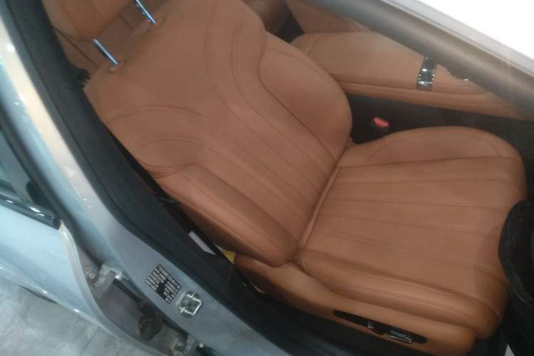 Used AION RT 2025 650 LiDAR Edition Right Front Seat