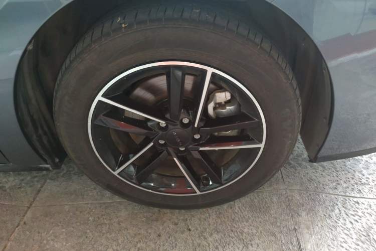 Used AION RT 2025 650 Zhijihao Edition Right Front Wheel Hub
