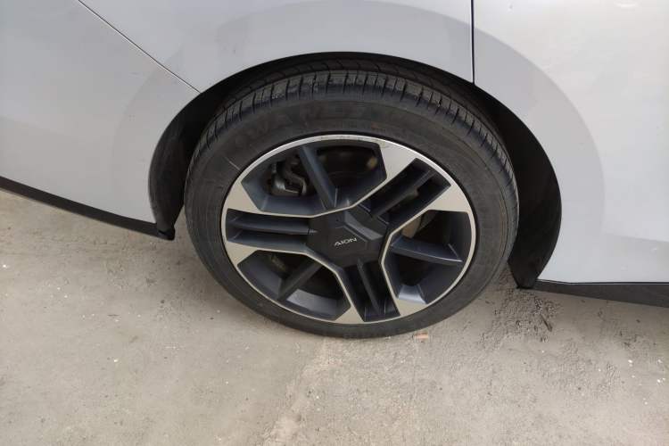 Used AION RT 2025 650 LiDAR Edition Right Rear Wheel Hub