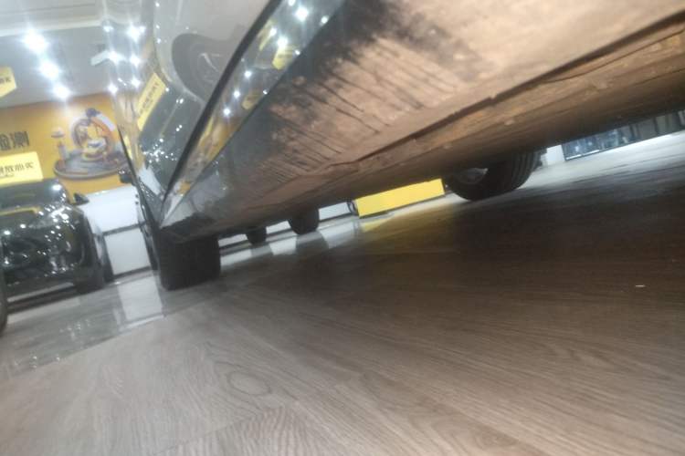 Used AION RT 2025 650 LiDAR Edition Right Side Sill