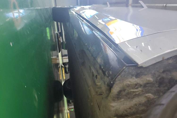 Used AION RT 2025 650 LiDAR Edition Right Side Sill