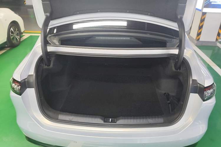 Used AION RT 2025 650 LiDAR Edition Trunk