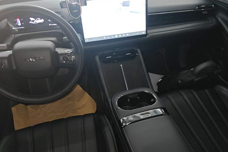 Used AION RT 2025 650 Zhijihao Edition Audio And AC Panel