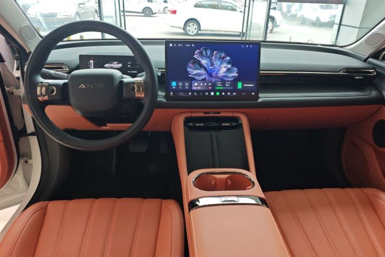 Used AION RT 2025 520 Smart Luxury Edition Center Console