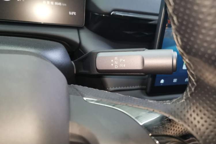 Used AION RT 2025 520 Smart Luxury Edition Gear Lever