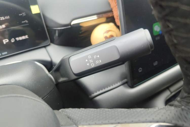 Used AION RT 2025 520 Smart Luxury Edition Gear Lever