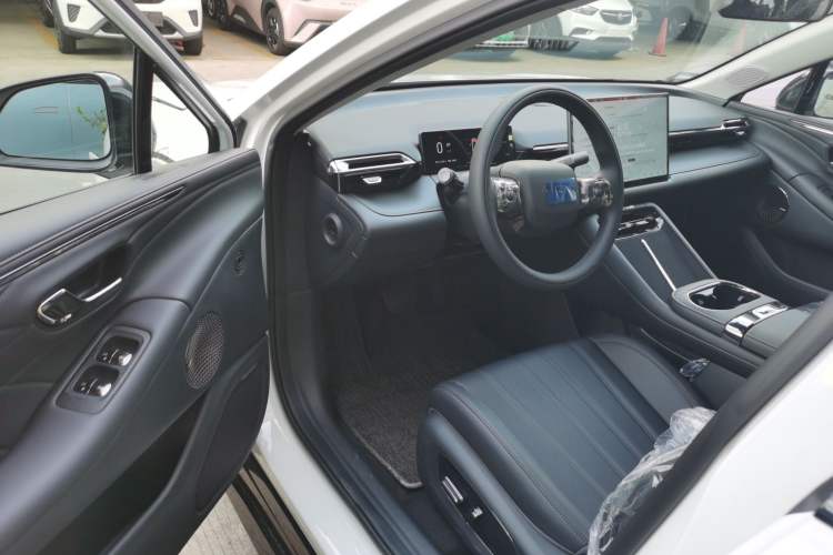 Used AION RT 2025 520 Smart Luxury Edition Interior 3