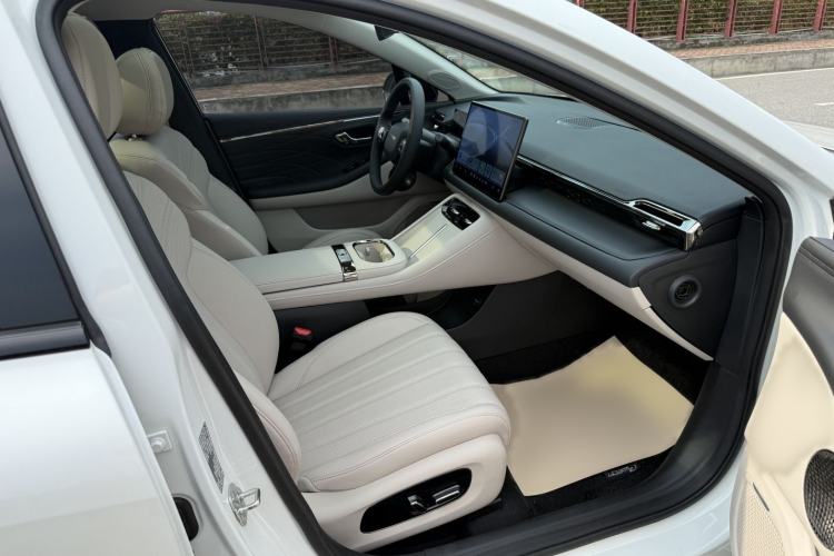 Used AION RT 2025 520 Smart Luxury Edition Interior 4