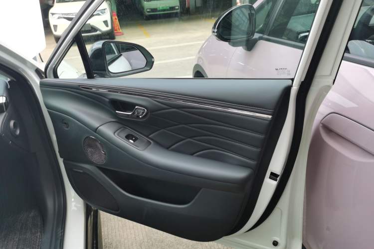 Used AION RT 2025 520 Smart Luxury Edition Interior 5