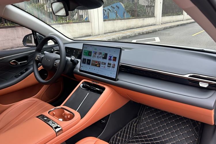 Used AION RT 2025 520 Smart Luxury Edition Interior 5