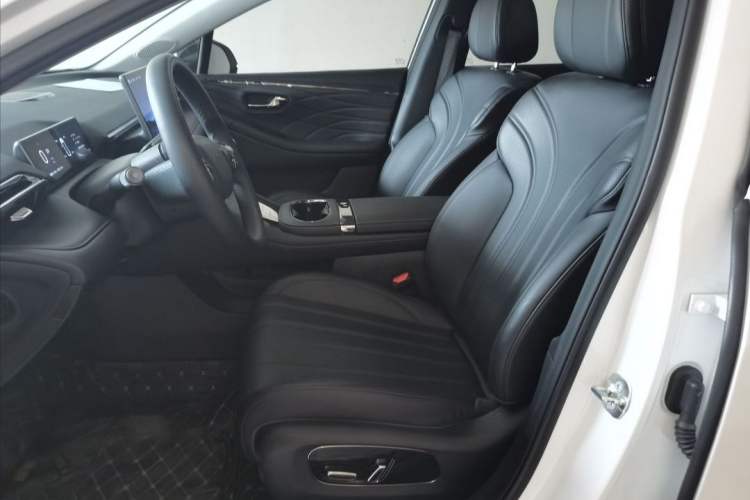 Used AION RT 2025 520 Smart Luxury Edition Interior 5